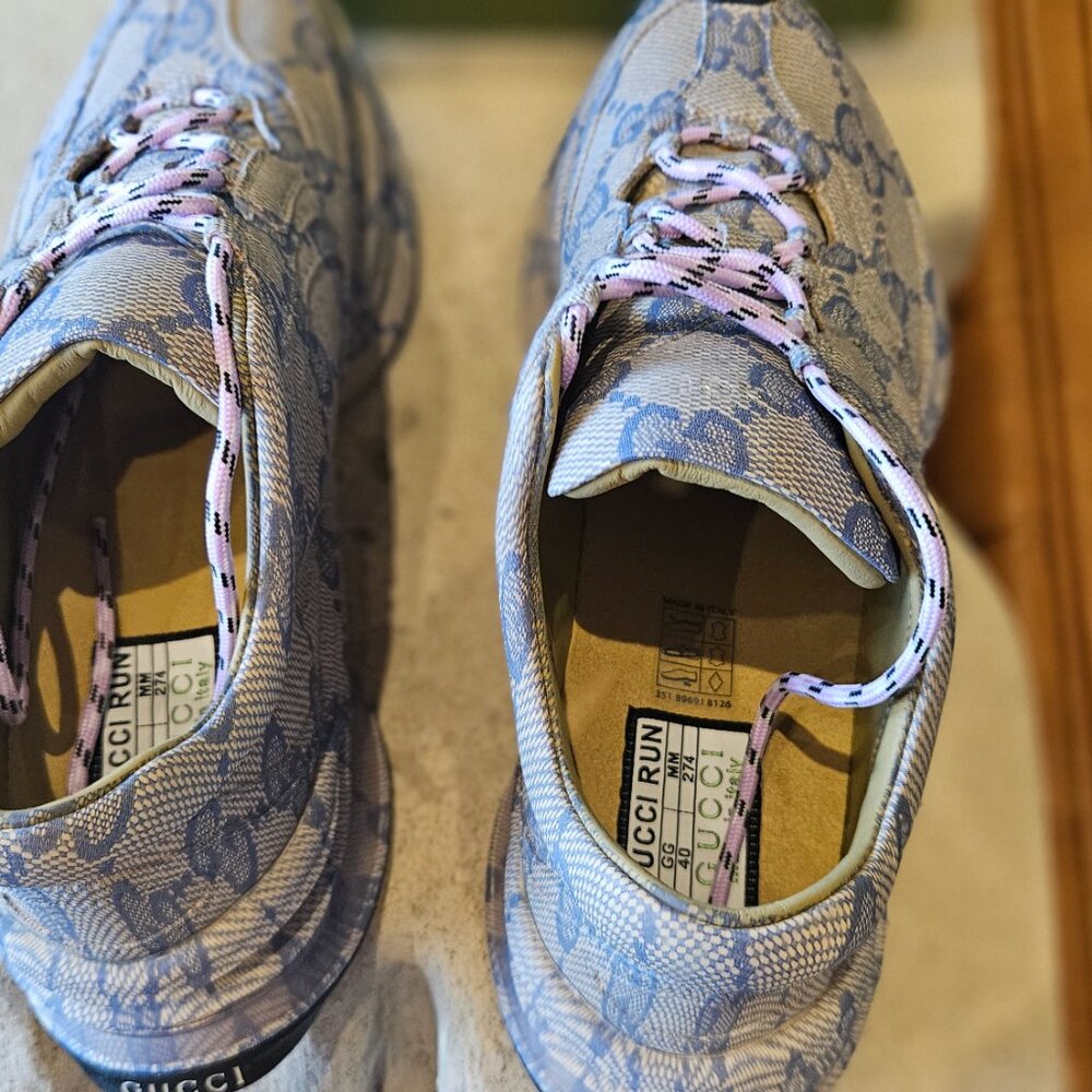 Gucci Run Sneaker 725612 AABEB - 4060 Beige Blue Monogram Leather Size 40 New - Picture 7 of 10